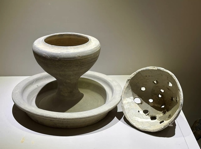 古玩陶瓷鏤空博山爐真品鑒賞圖