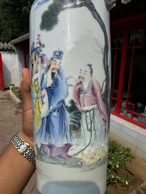 古玩陶瓷粉彩人物故事紋唇口瓶真品鑒賞圖