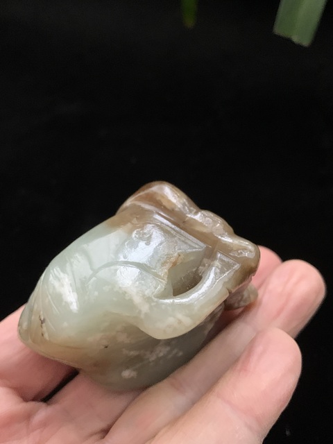 古玩玉器和田玉雕“蓮蓬”把件真品鑒賞圖