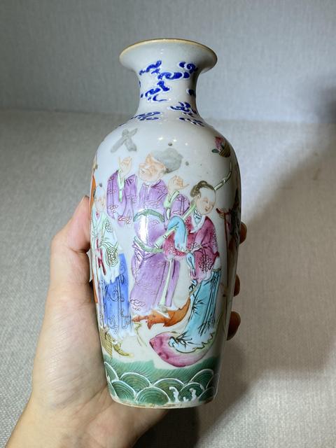 古玩陶瓷粉彩八仙人物柳葉瓶真品鑒賞圖