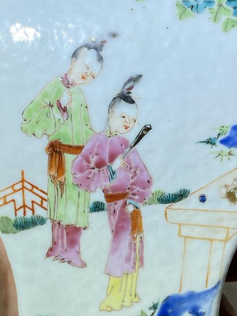 古玩陶瓷粉彩人物故事四方雙耳瓶真品鑒賞圖