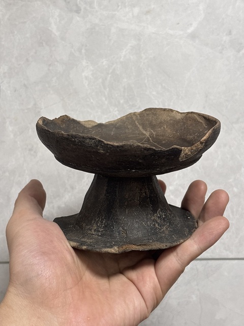 古玩陶瓷高足黑陶真品鑒賞圖