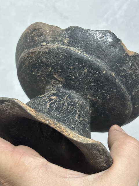 古玩陶瓷高足黑陶真品鑒賞圖