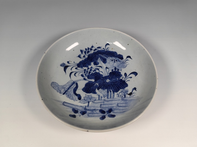 古玩陶瓷清雍乾一路連科青花賞盤真品鑒賞圖
