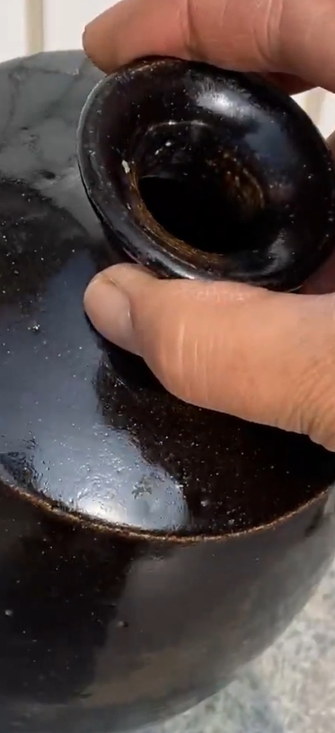 古玩陶瓷磁州窯黑釉梅瓶真品鑒賞圖