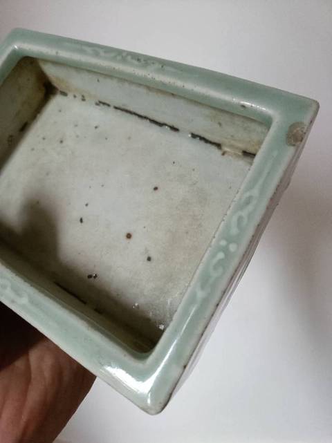 古玩陶瓷豆青堆白水仙盆真品鑒賞圖
