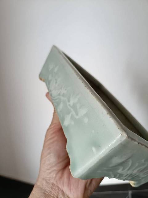 古玩陶瓷豆青堆白水仙盆真品鑒賞圖