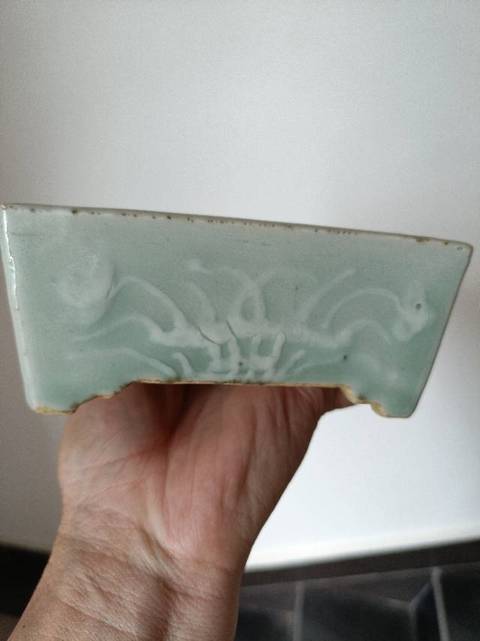 古玩陶瓷豆青堆白水仙盆真品鑒賞圖