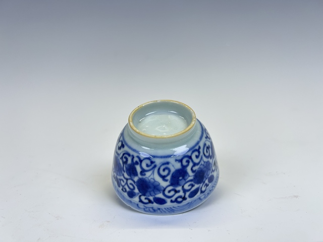 古玩陶瓷清中期·青花陶公賞菊杯拍賣,當(dāng)前價(jià)格0元