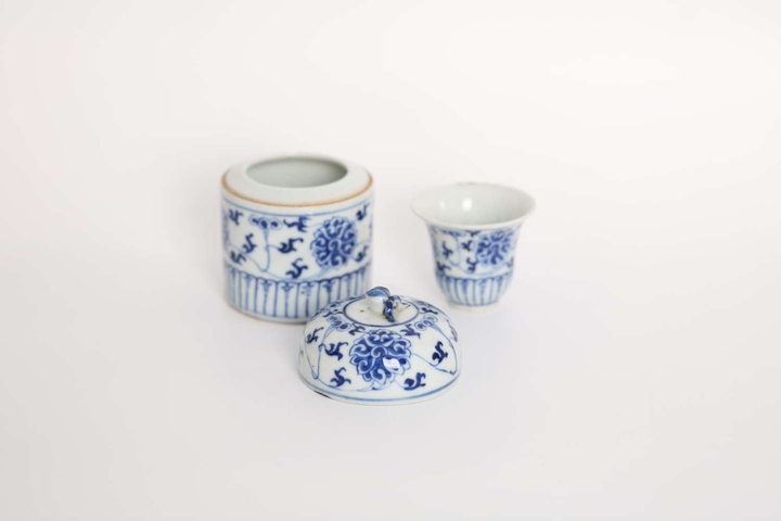 古玩陶瓷青花纏枝花卉紋溫酒器真品鑒賞圖
