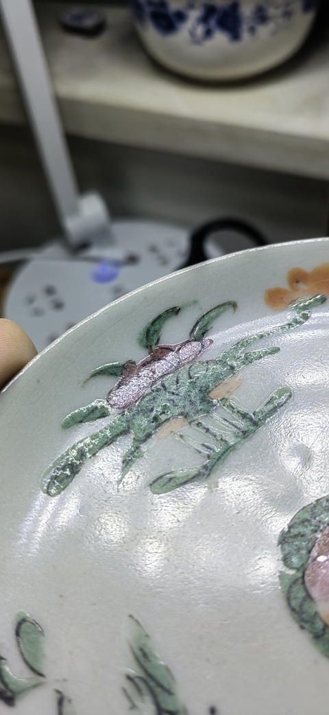 古玩陶瓷粉彩花卉紋盤真品鑒賞圖