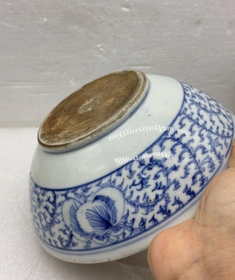 古玩陶瓷纏枝花卉紋青花研缽真品鑒賞圖