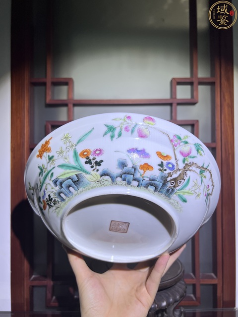 古玩陶瓷粉彩洞石花卉紋蓋碗拍賣，當(dāng)前價格18888元