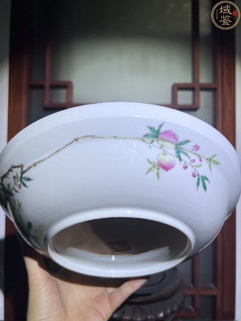 古玩陶瓷粉彩洞石花卉紋蓋碗拍賣，當(dāng)前價格18888元