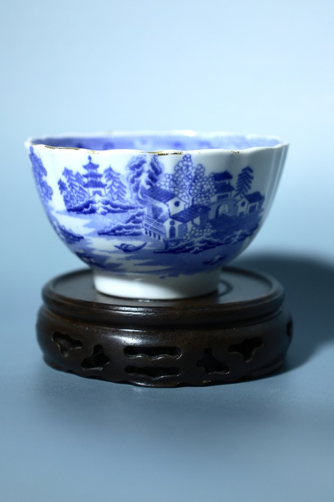 古玩陶瓷青花山水人物紋花口杯真品鑒賞圖