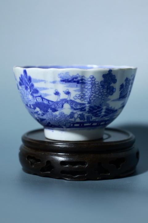 古玩陶瓷青花山水人物紋花口杯真品鑒賞圖