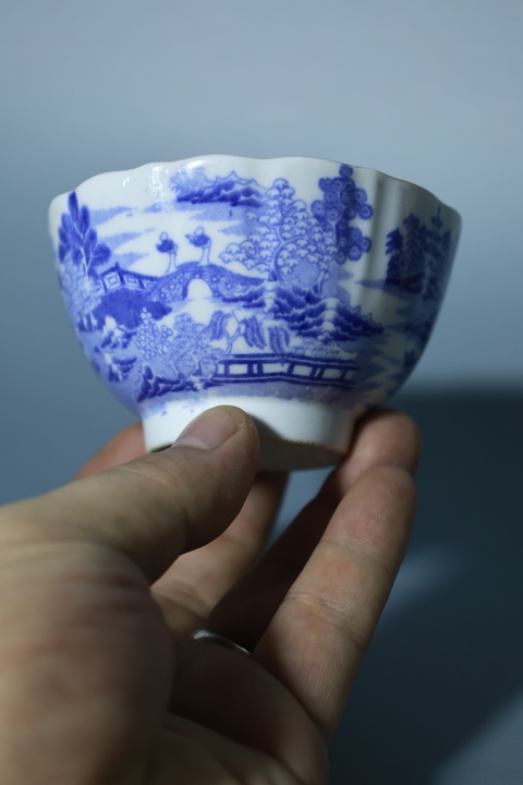 古玩陶瓷青花山水人物紋花口杯真品鑒賞圖