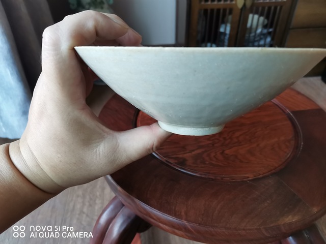 古玩陶瓷青白釉刻云氣紋斗笠碗真品鑒賞圖