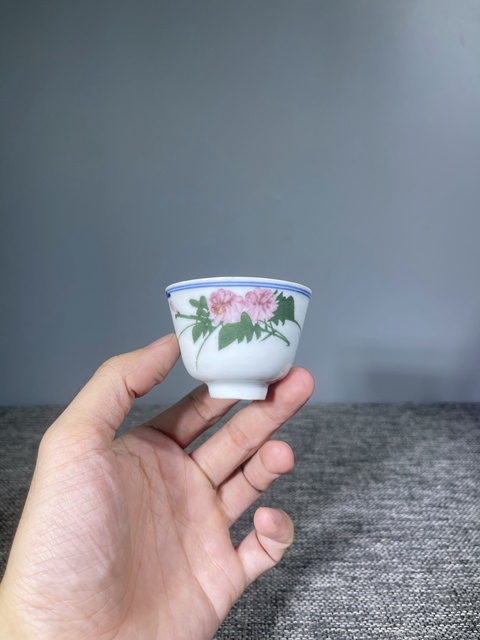 古玩陶瓷民國.釉下彩花卉紋杯拍賣，當前價格0元