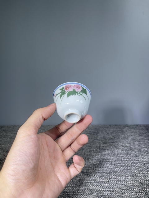 古玩陶瓷民國.釉下彩花卉紋杯拍賣，當前價格0元