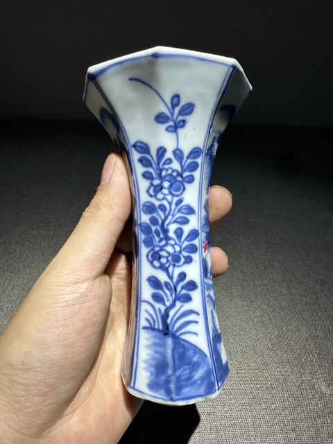 古玩陶瓷青花山水花卉紋花觚真品鑒賞圖