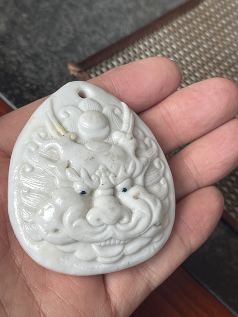 古玩陶瓷德化白瓷牌子真品鑒賞圖