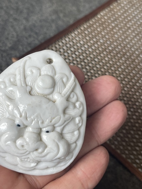 古玩陶瓷德化白瓷牌子真品鑒賞圖