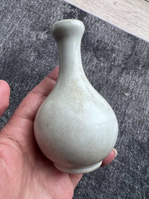 古玩陶瓷哥釉蒜頭瓶真品鑒賞圖