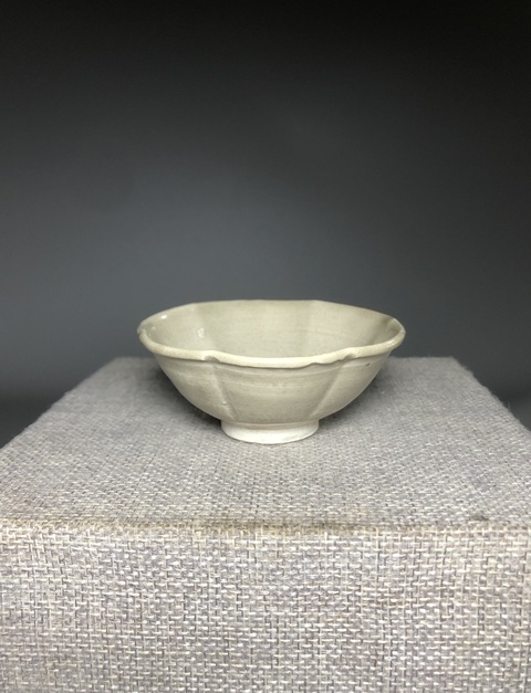 古玩陶瓷宋代影青花口盞真品鑒賞圖