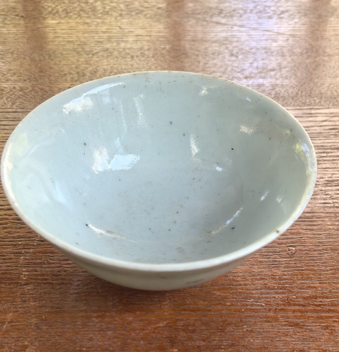 古玩陶瓷豆青釉小碗真品鑒賞圖