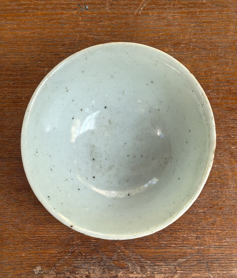 古玩陶瓷豆青釉小碗真品鑒賞圖
