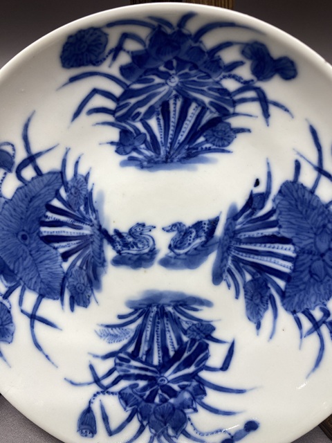 古玩陶瓷清晚期·蓮池游禽滿池嬌·青花盤拍賣，當前價格1360元