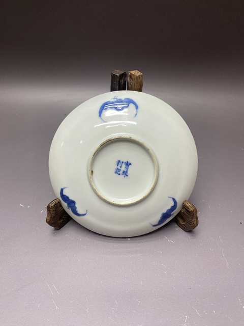 古玩陶瓷清晚期·蓮池游禽滿池嬌·青花盤拍賣，當前價格1360元