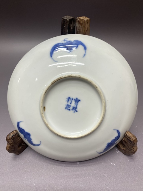 古玩陶瓷清晚期·蓮池游禽滿池嬌·青花盤拍賣，當前價格1360元