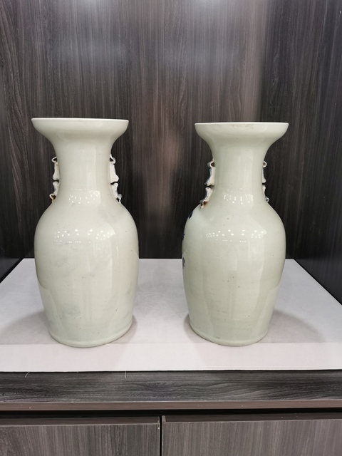 古玩陶瓷花鳥紋青花雙對獅耳盤口瓶真品鑒賞圖