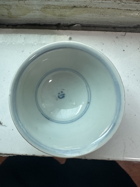 古玩陶瓷花卉紋青花杯真品鑒賞圖