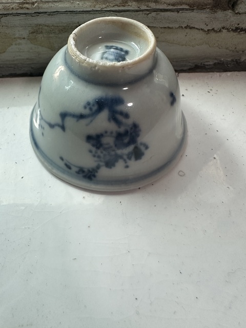 古玩陶瓷花卉紋青花杯真品鑒賞圖