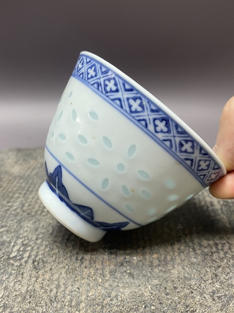 古玩陶瓷民國·青花龍紋玲瓏杯拍賣,當前價格389元
