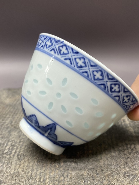 古玩陶瓷民國·青花龍紋玲瓏杯拍賣,當前價格389元