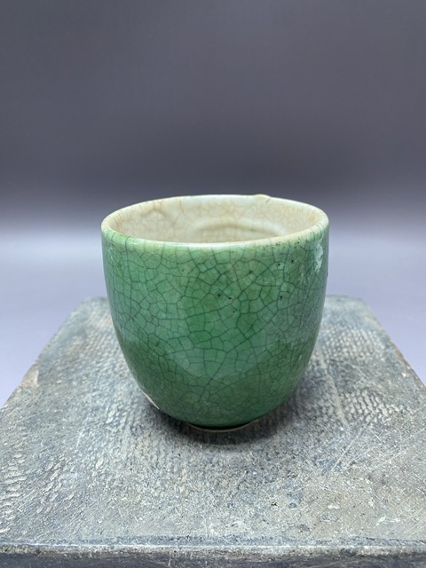 古玩陶瓷綠哥釉杯真品鑒賞圖