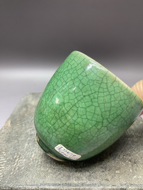 古玩陶瓷綠哥釉杯真品鑒賞圖