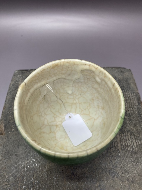 古玩陶瓷綠哥釉杯真品鑒賞圖