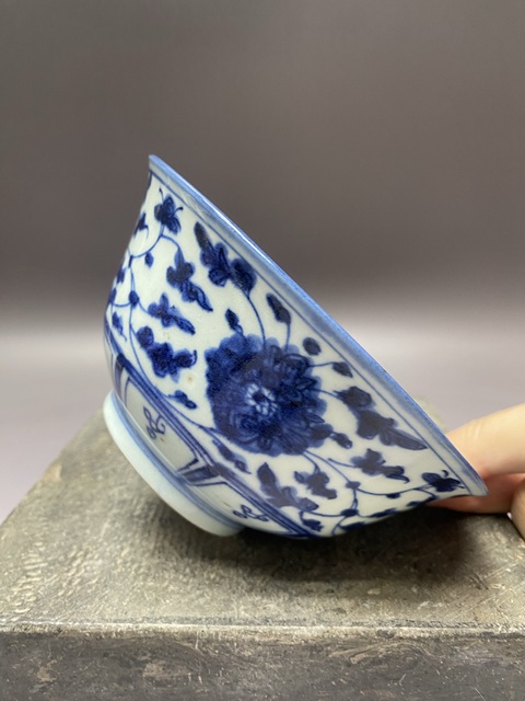 古玩陶瓷清嘉慶·纏枝蓮青花碗拍賣，當前價格389元