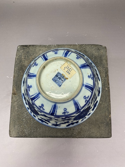 古玩陶瓷清嘉慶·纏枝蓮青花碗拍賣，當前價格389元