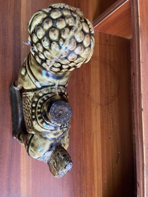古玩陶瓷獅子塑像燭臺真品鑒賞圖
