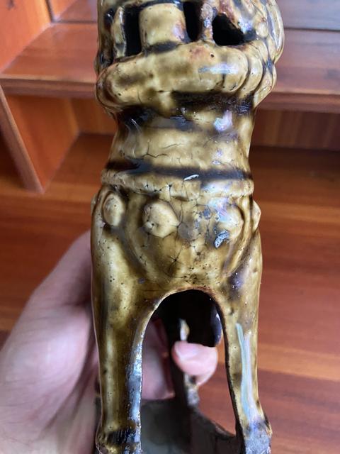 古玩陶瓷獅子塑像燭臺真品鑒賞圖