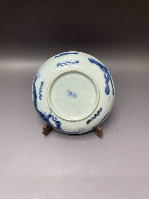 古玩陶瓷清中期·過墻龍·青花盤拍賣,當前價格1960元