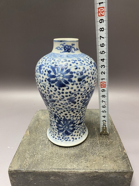古玩陶瓷花卉紋青花雞腿蓋瓶真品鑒賞圖