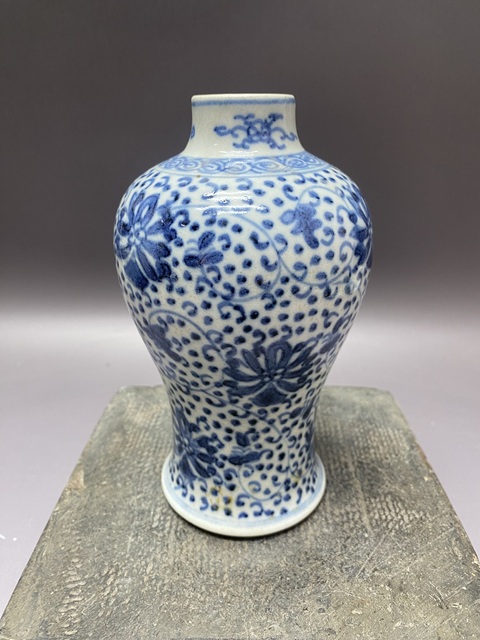 古玩陶瓷花卉紋青花雞腿蓋瓶真品鑒賞圖
