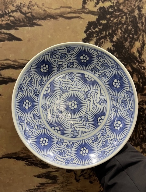 古玩陶瓷青花花卉紋盤真品鑒賞圖